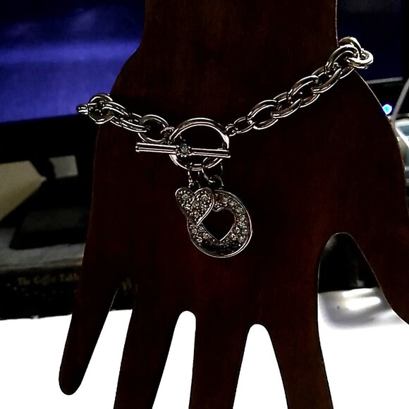 GUESS Silver-tone Heart Charm Toggle Bracelet - Crystal Pavé Charms Link Chain - Picture 7 of 13
